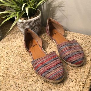 Super cute striped flats